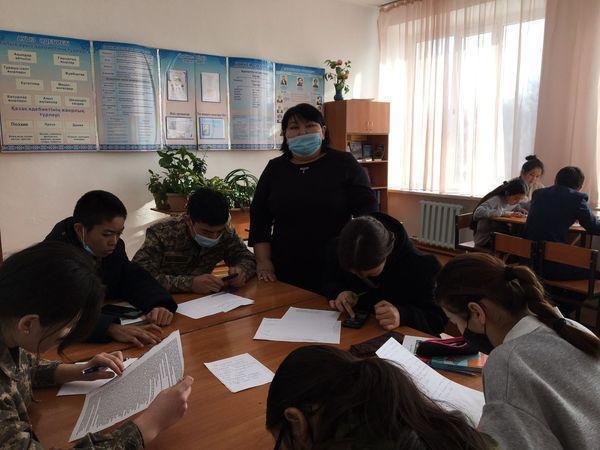 "Қауіпсіз интернет" акциясы аясында "ЖАЛЫН" дебат клубы