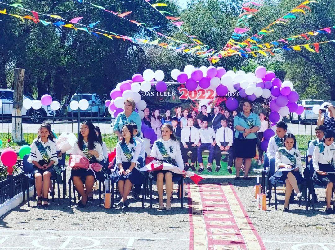 Жас түлек 2022 аттестатты табыстау рәсімі